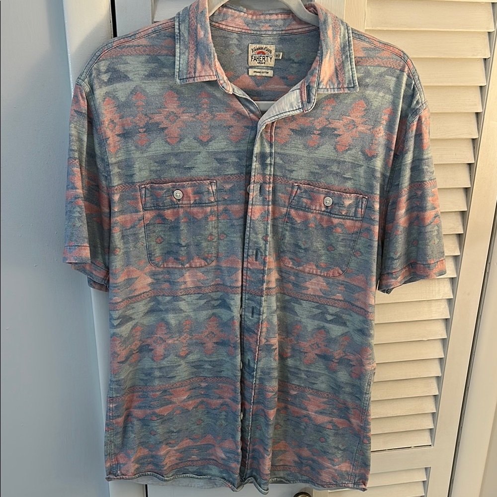 Faherty Men's Blue and Pink Patterned Shirt